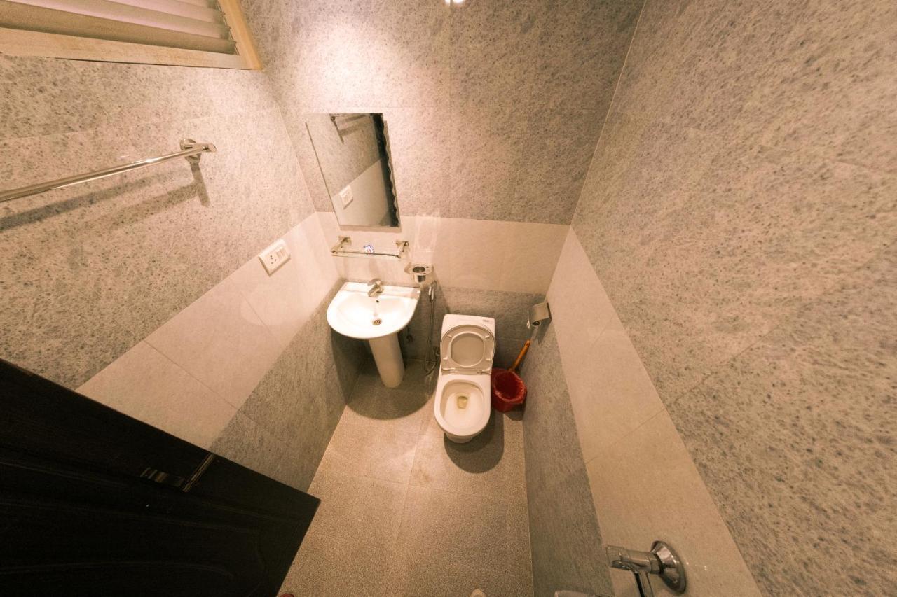 Hotel Chhimeki カトマンズ エクステリア 写真